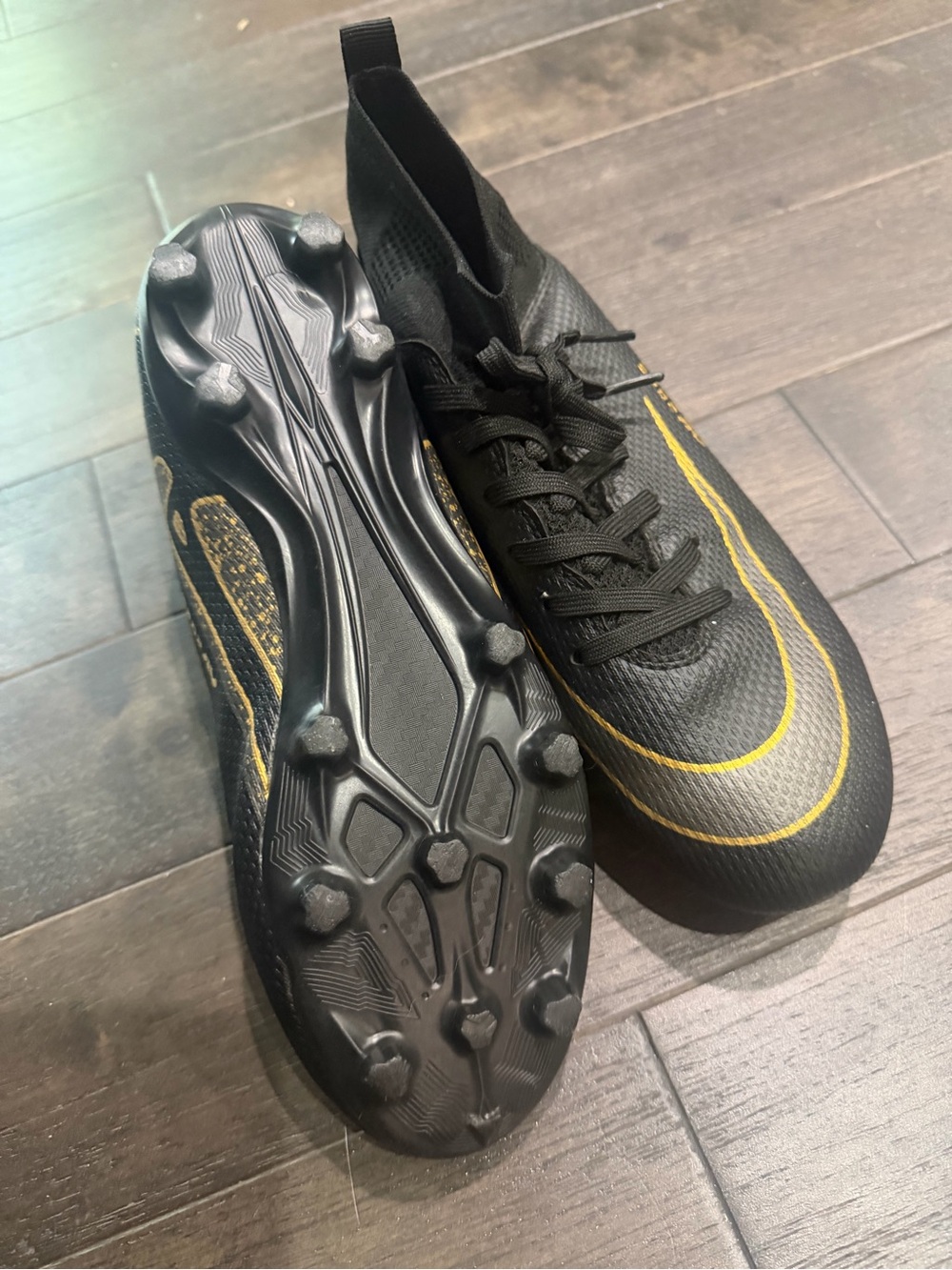 Men's Black & Gold Football Cleats - Performance Soccer Shoes - Picture 2 of 3